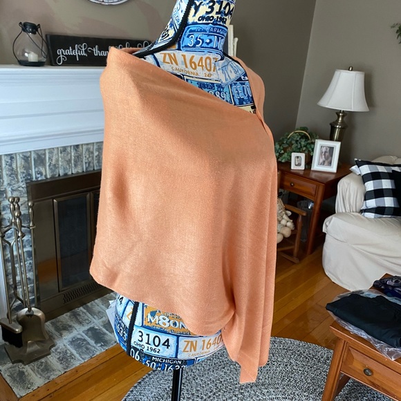 The Bordeaux Wrap-NWT - Picture 3 of 8